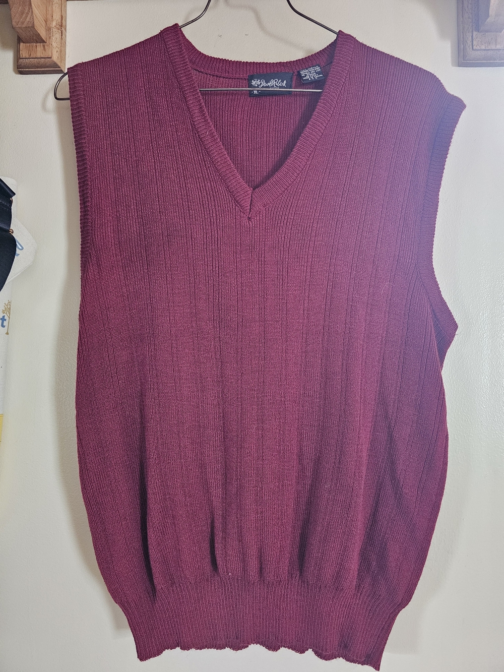 Vintage Sleeveless V-Neck Sweater Vest - Burgundy